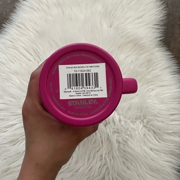 Stanley 40 oz. Adventure Quencher H2.O Flowstate Tumbler Fuchsia - Picture 2 of 4